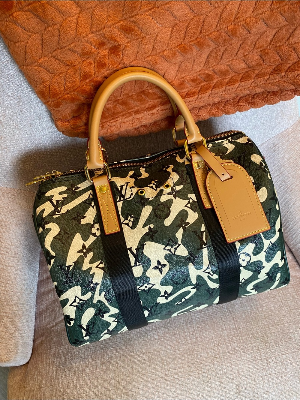 SHOULDER BAG - Picture 2 of 16